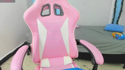 Angela online show from January 2025 09:41:01 AM