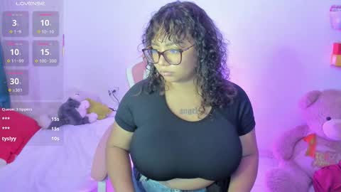 Angela online show from October 2025 11:36:01 PM