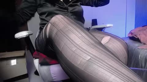 im_bunny__ online show from November 2025 11:54:01 AM