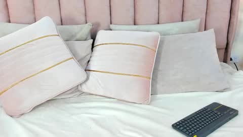 Snapshot of im_caro chatting on November 2025 05:34:01 AM Caro online show from November 2025 05:34:01 AM