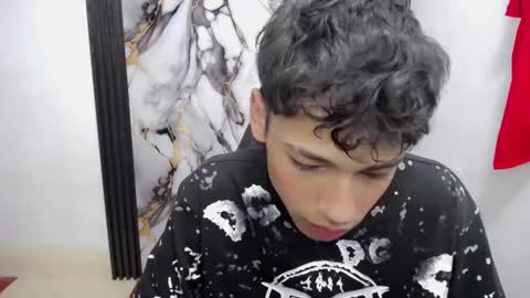 im_david01 online show from November 2025 12:38:01 PM