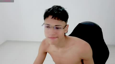 im_david01 online show from April 2026 12:54:02 PM