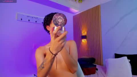 Snapshot of im_ethan chatting on July 2026 11:25:01 AM ETHAN online show from July 2026 11:25:01 AM