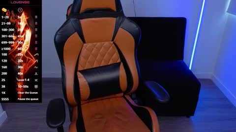 Laia online show from October 2025 09:53:02 PM