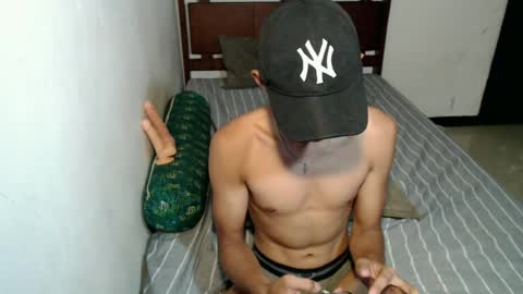 Snapshot of im_loaded_ chatting on June 2026 10:19:02 AM ask me online show from June 2026 10:19:02 AM