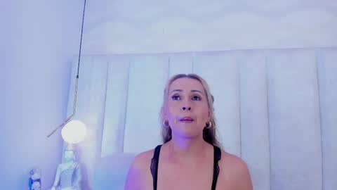 Mailyn Jung online show from June 2026 12:40:02 PM