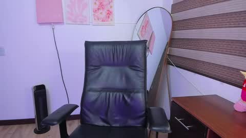 Snapshot of im_miia chatting on May 2026 10:36:01 AM Mia online show from May 2026 10:36:01 AM