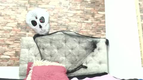 milan online show from October 2025 04:42:01 AM