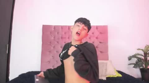 Snapshot of im_miu chatting on January 2026 04:06:02 AM Arley online show from January 2026 04:06:02 AM