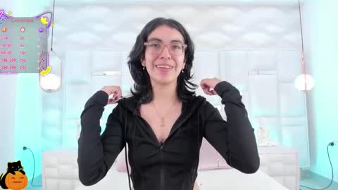 Moly  online show from October 2025 06:51:02 PM