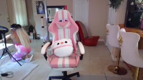 Snapshot of iman_love chatting on October 2025 07:21:01 PM iman_love online show from October 2025 07:21:01 PM