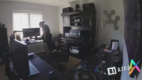 DJ Azra online show from October 2025 09:38:01 PM