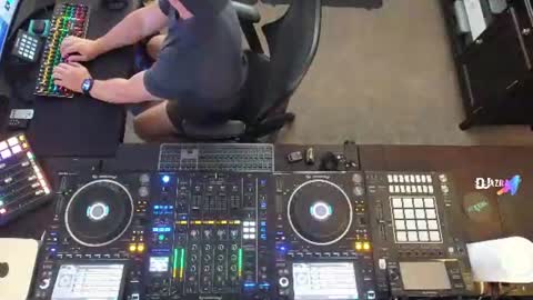 DJ Azra online show from June 2026 01:28:02 AM
