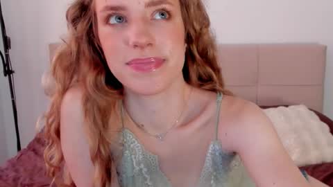 Snapshot of imogensy chatting on September 2025 09:08:02 AM my name Imo  Fansly  online show from September 2025 09:08:02 AM