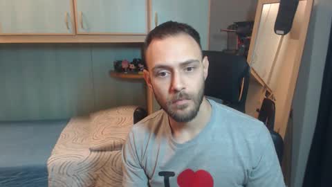 Snapshot of imsimo chatting on November 2025 04:18:01 PM Simo online show from November 2025 04:18:01 PM