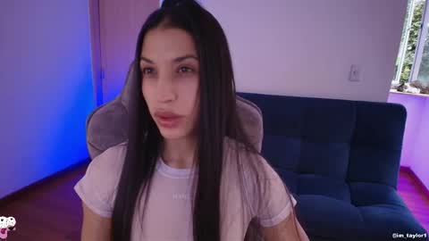 Snapshot of imtaylor__ chatting on October 2025 08:31:01 PM TAYLOR online show from October 2025 08:31:01 PM