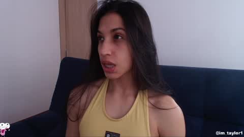 TAYLOR  online show from April 2026 06:15:01 PM