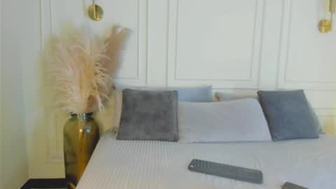 imvictoria_ online show from December 2025 09:02:01 PM