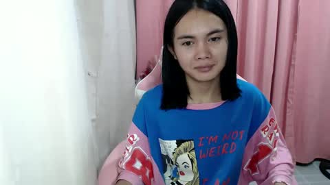 Snapshot of imyourloveypinay chatting on January 2025 09:28:01 AM thaddea online show from January 2025 09:28:01 AM