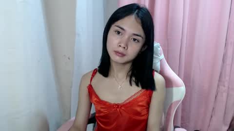 Snapshot of imyourloveypinay chatting on January 2025 03:44:01 PM thaddea online show from January 2025 03:44:01 PM