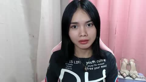 Snapshot of imyourloveypinay chatting on February 2025 11:48:02 PM thaddea online show from February 2025 11:48:02 PM