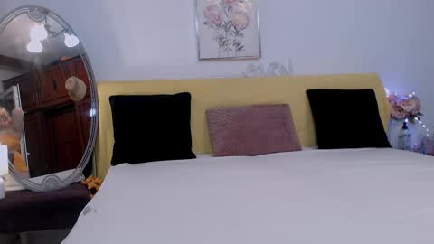 Ina online show from December 2025 10:41:02 PM