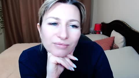 incredible_ariela online show from December 2024 01:54:02 PM