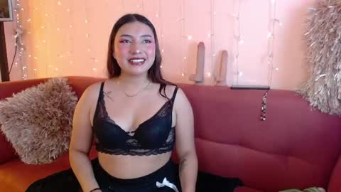 incredible_foxxy online show from August 2026 03:34:01 AM