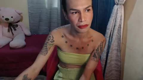 Snapshot of indaypakay_ts chatting on April 2026 03:11:01 AM Pakay online show from April 2026 03:11:01 AM
