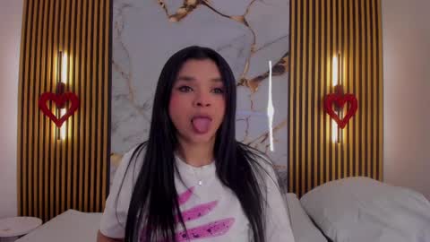 Indi Catalina online show from April 2026 12:39:02 PM