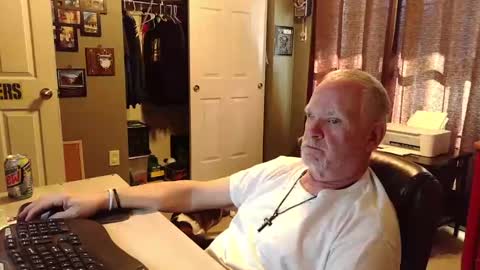 Snapshot of indianapapa chatting on November 2025 07:57:01 PM Papa online show from November 2025 07:57:01 PM