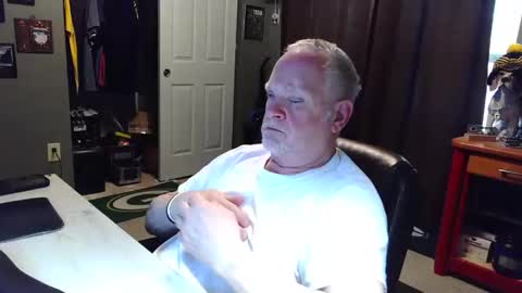 Papa online show from April 2026 11:40:02 PM