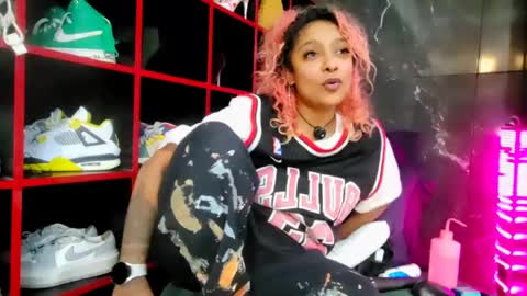Snapshot of indianbeauty27_ chatting on May 2026 05:47:01 AM Nikki online show from May 2026 05:47:01 AM