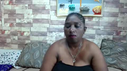 Snapshot of indianblue3 chatting on December 2024 11:00:01 AM tracy online show from December 2024 11:00:01 AM