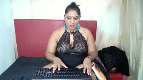 Snapshot of indianchantal chatting on January 2025 05:12:02 PM chantal online show from January 2025 05:12:02 PM