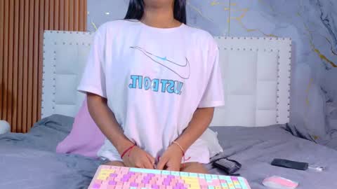 LITTLE AINHOA  online show from January 2026 08:00:01 PM