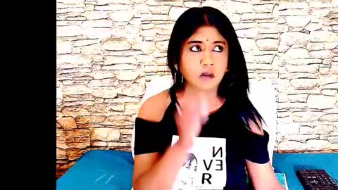 Mika online show from November 2025 06:41:02 PM