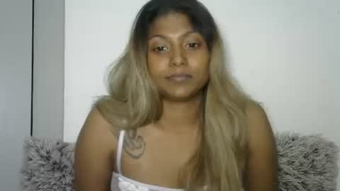 indianqtpie6 online show from September 2025 06:11:02 PM