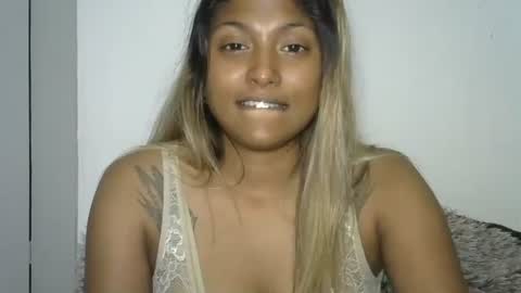 indianqtpie6 online show from October 2025 06:16:01 PM