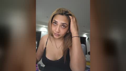 Yazmin online show from April 2026 10:21:02 PM