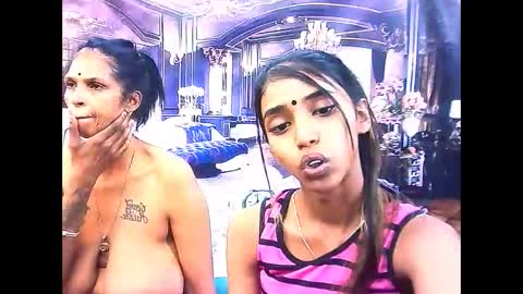 Snapshot of indiansexyslender4u2luv chatting on October 2025 05:52:01 AM indiansexyslender4u2luv online show from October 2025 05:52:01 AM