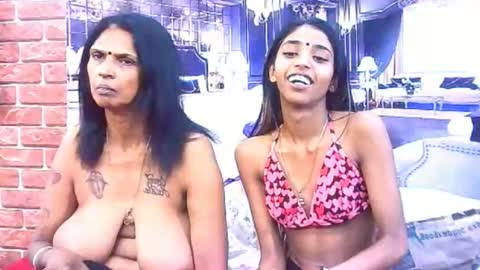 Snapshot of indiansexyslender4u2luv chatting on November 2025 08:31:01 AM indiansexyslender4u2luv online show from November 2025 08:31:01 AM