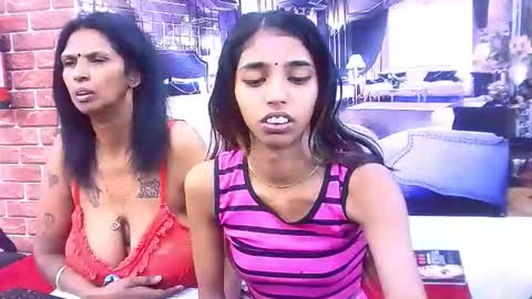 Snapshot of indiansexyslender4u2luv chatting on November 2025 05:40:02 AM indiansexyslender4u2luv online show from November 2025 05:40:02 AM