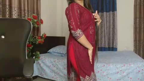 tina online show from November 2025 12:27:02 PM