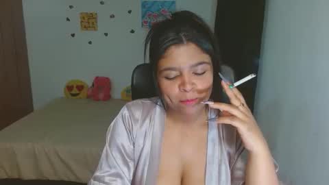 Aleja vallejo online show from November 2025 03:53:02 AM