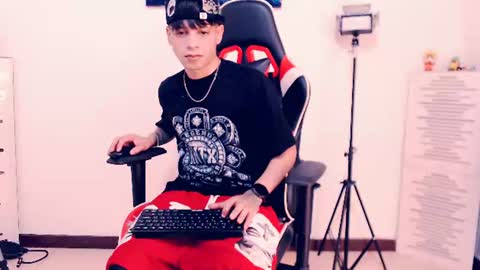 Snapshot of indomitablebeast chatting on June 2026 06:29:02 PM matias online show from June 2026 06:29:02 PM