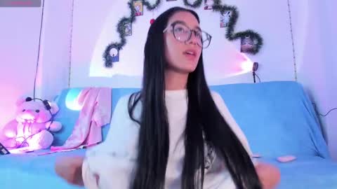 Luna  online show from December 2024 02:40:01 AM