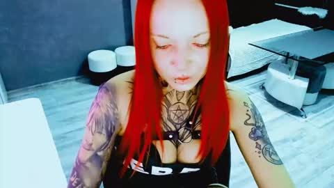 Snapshot of inesdesire chatting on November 2025 04:50:01 PM InesDesire online show from November 2025 04:50:01 PM