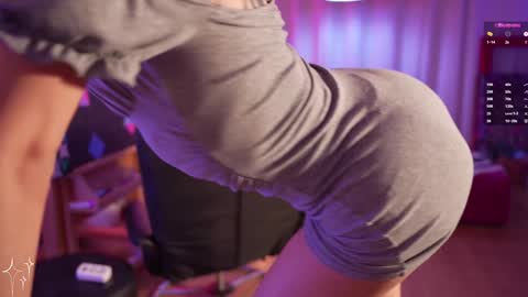 Snapshot of informal_ chatting on February 2025 12:31:02 AM MAL ---  online show from February 2025 12:31:02 AM