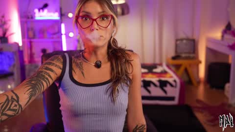 Snapshot of informal_ chatting on October 2025 11:26:02 PM MAL ---  online show from October 2025 11:26:02 PM